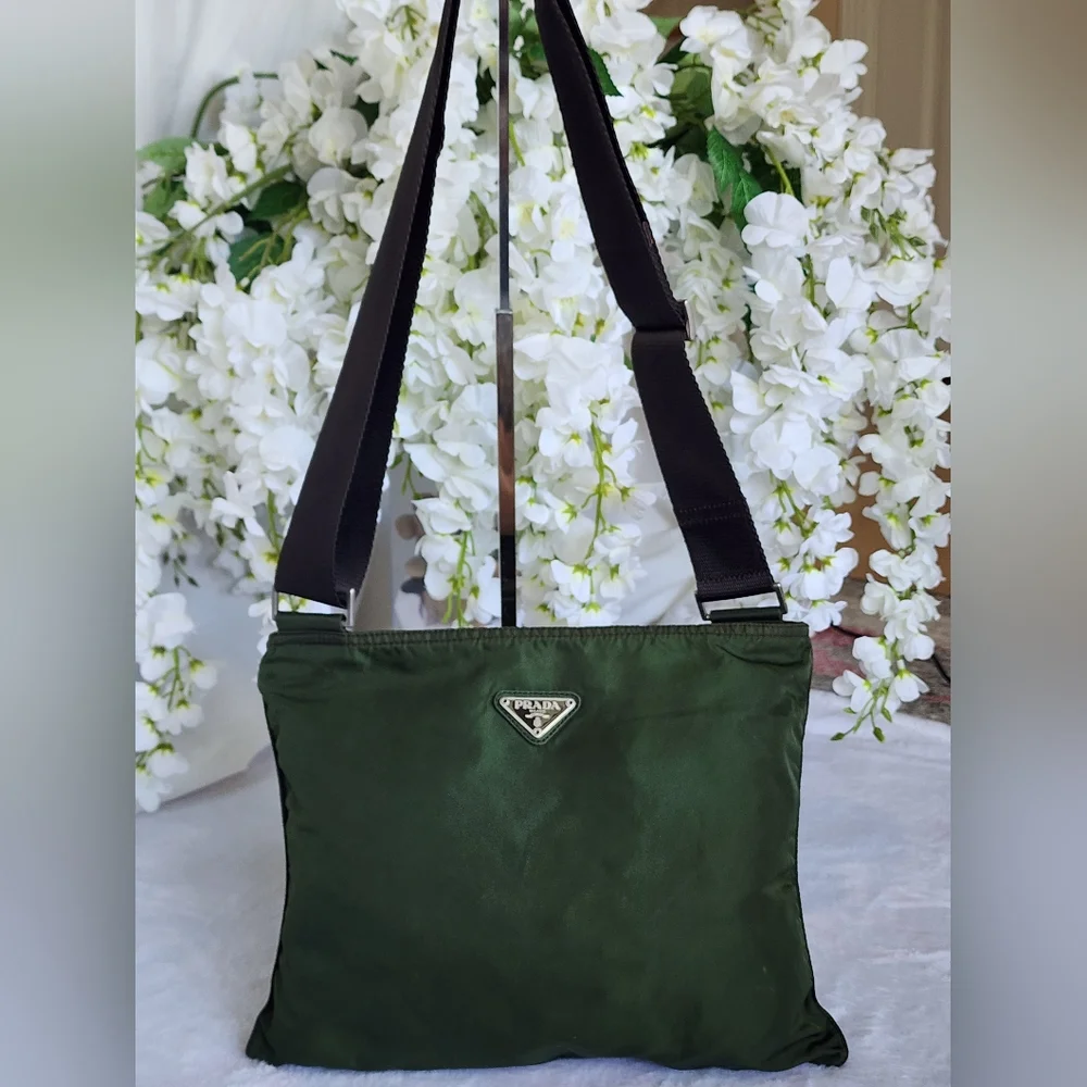 H43❤️Prada Nylon Sling Bag Green